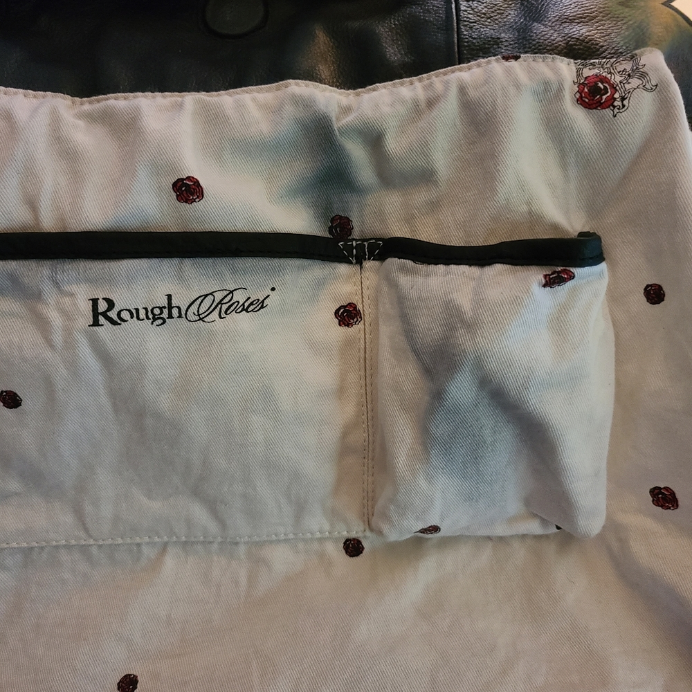*Rough Roses Leather Shoulder Handbag - Picture 4 of 4
